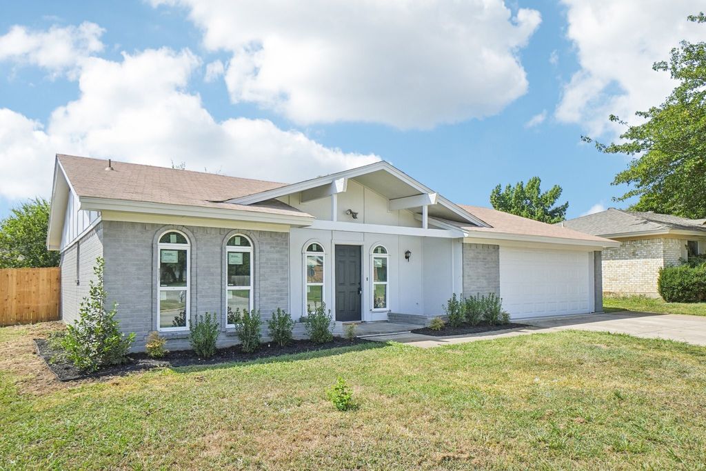 3436 Woodbridge Drive, Forest Hill, TX 76140