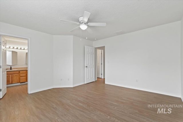 3906 E Clear Springs Dr, Nampa, ID 83686