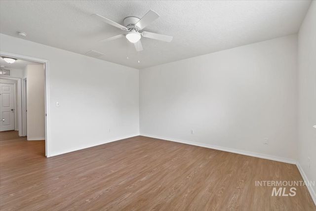 3906 E Clear Springs Dr, Nampa, ID 83686