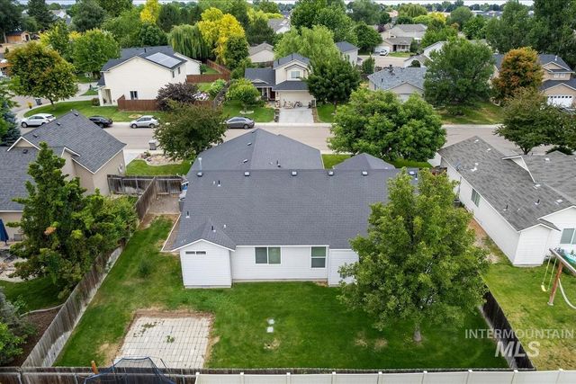 3906 E Clear Springs Dr, Nampa, ID 83686