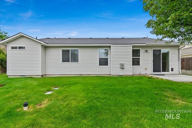 3906 E Clear Springs Dr, Nampa, ID 83686