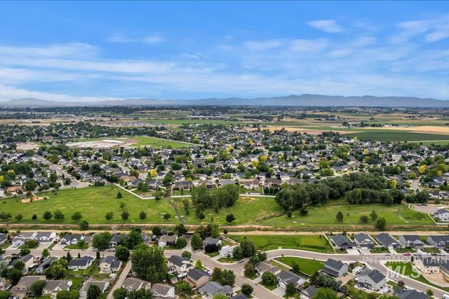 3906 E Clear Springs Dr, Nampa, ID 83686
