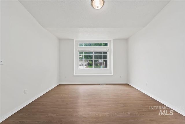 3906 E Clear Springs Dr, Nampa, ID 83686