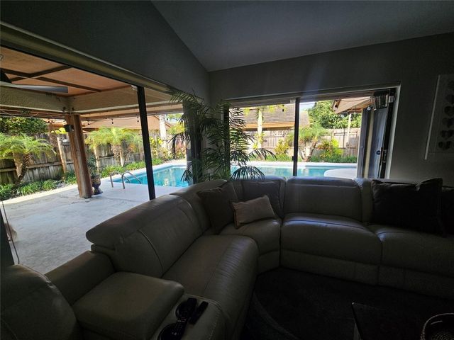 19975 NE 10th Place Way, Miami, FL 33179