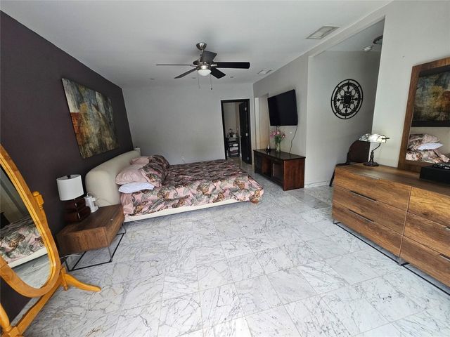 19975 NE 10th Place Way, Miami, FL 33179