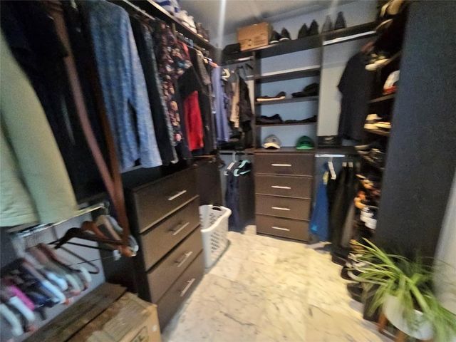 19975 NE 10th Place Way, Miami, FL 33179