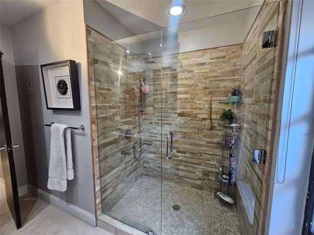 19975 NE 10th Place Way, Miami, FL 33179