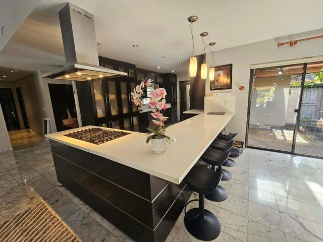 19975 NE 10th Place Way, Miami, FL 33179