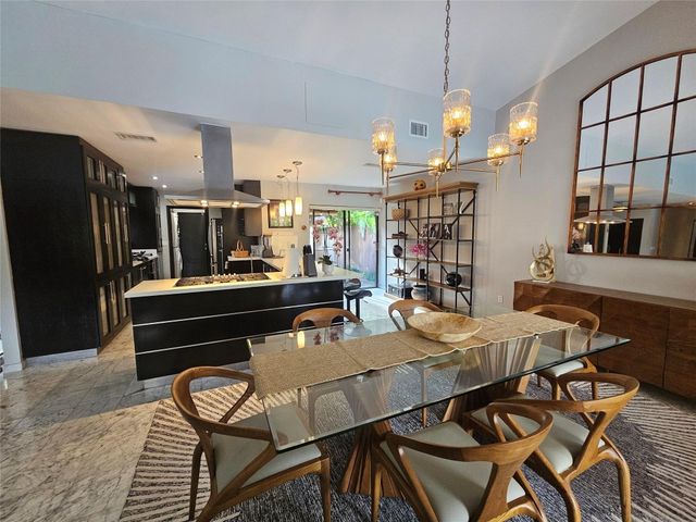 19975 NE 10th Place Way, Miami, FL 33179