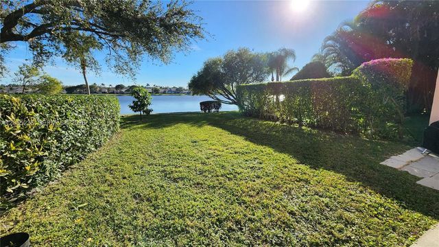 10702 Pelican Drive, Wellington, FL 33414