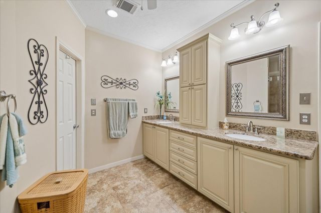 2102 Grand Mesa Drive, Kingwood, TX 77345