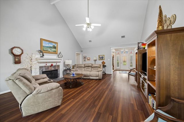 2102 Grand Mesa Drive, Kingwood, TX 77345