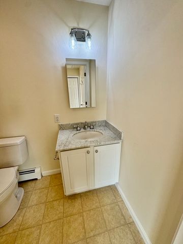 7 J Street Year Round top floor, Hull, MA 02045