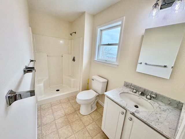 7 J Street Year Round top floor, Hull, MA 02045