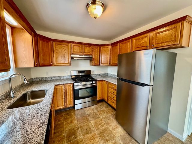 7 J Street Year Round top floor, Hull, MA 02045