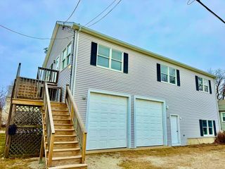 7 J Street Year Round top floor, Hull, MA 02045