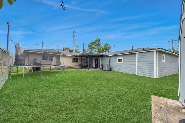 2443 Lauder Road, Houston, TX 77039