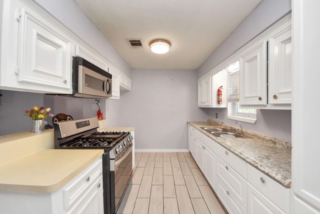 2443 Lauder Road, Houston, TX 77039