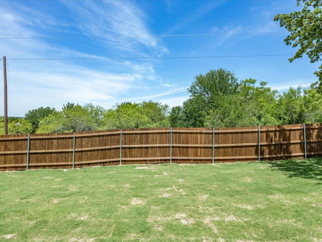 1541 Dresser Street, Graham, TX 76450