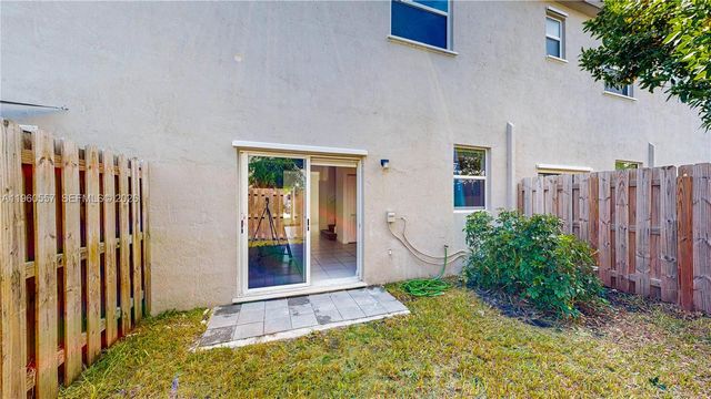 1867 SE 26th Ter, Homestead, FL 33035