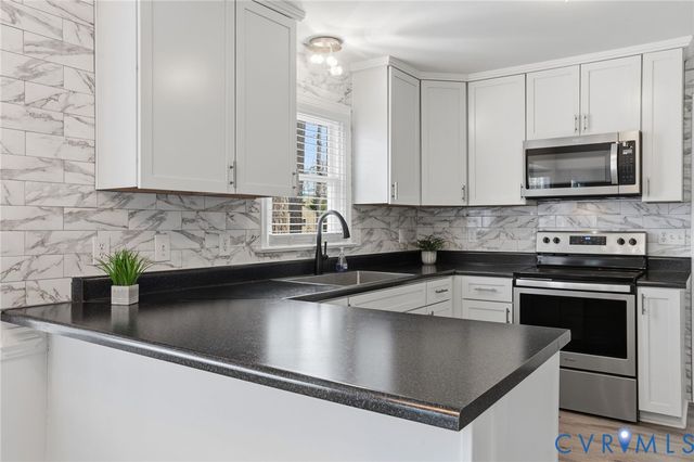 2206 Turtle Hill Ln, Midlothian, VA 23112