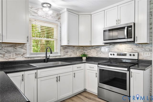 2206 Turtle Hill Ln, Midlothian, VA 23112