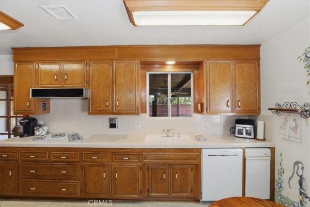 9155 Arrington Avenue, Downey, CA 90240
