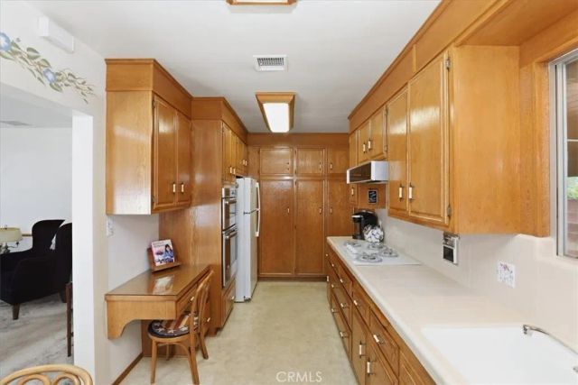 9155 Arrington Avenue, Downey, CA 90240