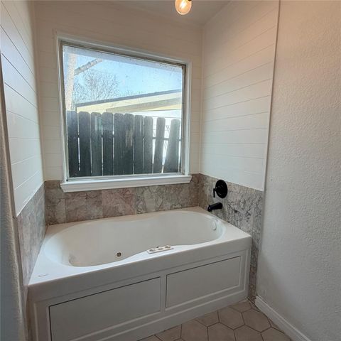 6526 Paris Street, Houston, TX 77021