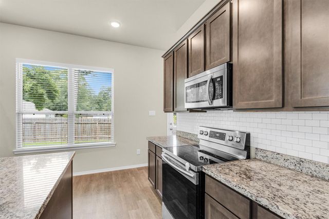 910 Cherokee Drive, Montgomery, TX 77316