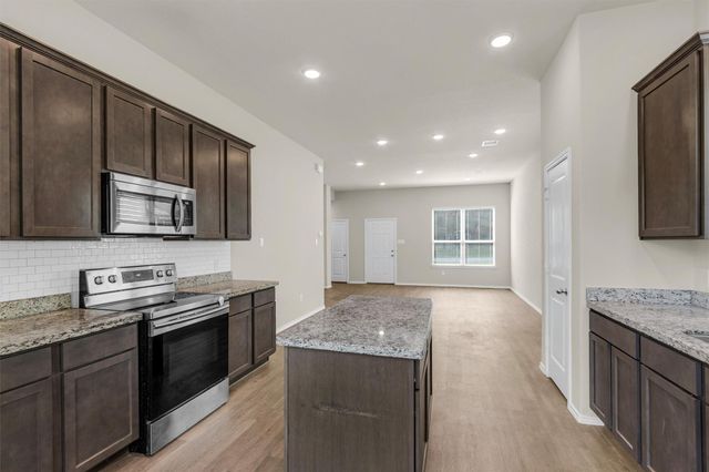 910 Cherokee Drive, Montgomery, TX 77316