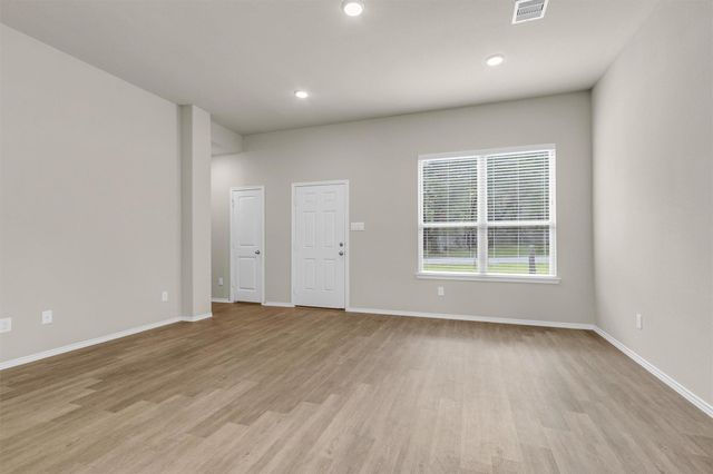 910 Cherokee Drive, Montgomery, TX 77316