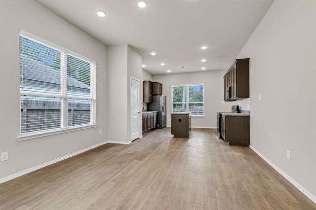 910 Cherokee Drive, Montgomery, TX 77316