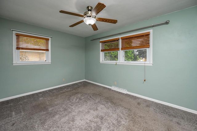 4423 S 61st STREET, Greenfield, WI 53220