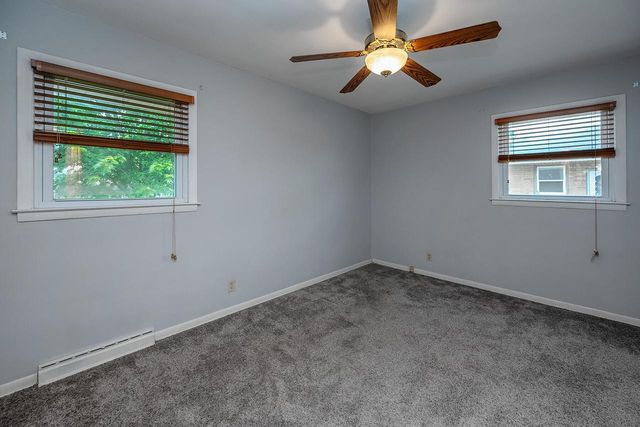 4423 S 61st STREET, Greenfield, WI 53220