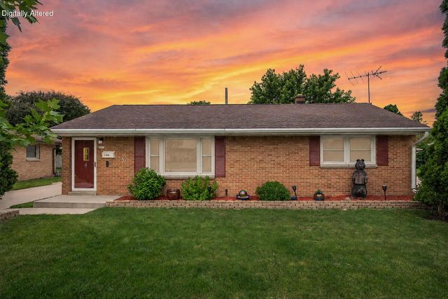 4423 S 61st STREET, Greenfield, WI 53220