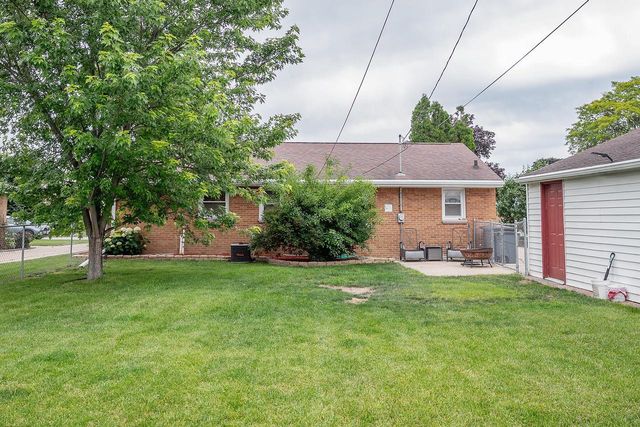4423 S 61st STREET, Greenfield, WI 53220