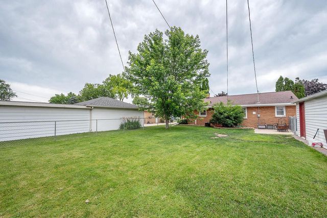 4423 S 61st STREET, Greenfield, WI 53220