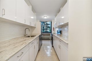 200 Winston 121, Cliffside Park, NJ 07010
