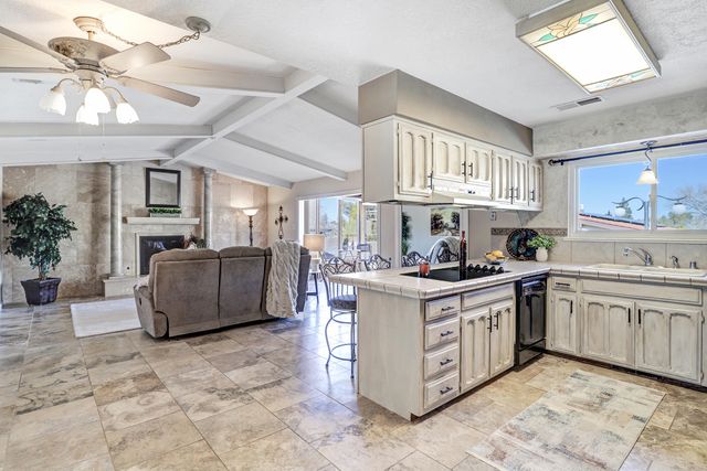 9909 Lorelei Lane NE, Albuquerque, NM 87111