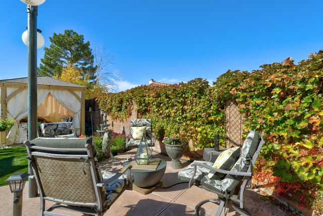 9909 Lorelei Lane NE, Albuquerque, NM 87111