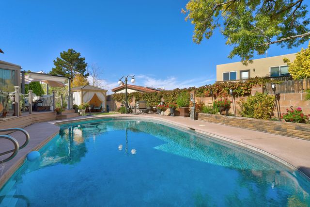 9909 Lorelei Lane NE, Albuquerque, NM 87111