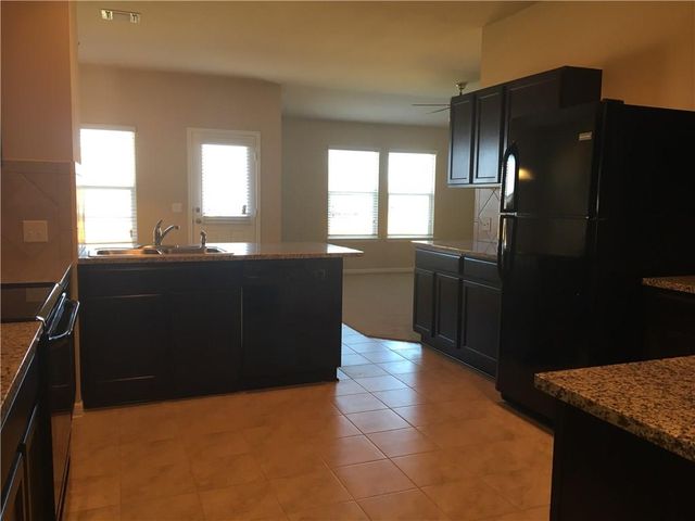 100 Navidad River DR, Hutto, TX 78634