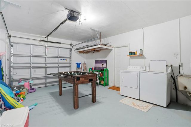 1432 Wellington CT, Cape Coral, FL 33904