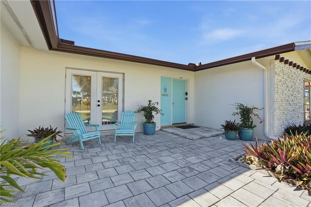 1432 Wellington CT, Cape Coral, FL 33904