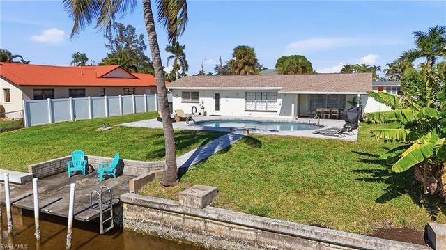 1432 Wellington CT, Cape Coral, FL 33904