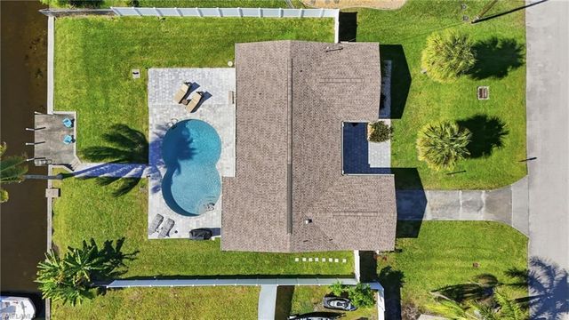 1432 Wellington CT, Cape Coral, FL 33904