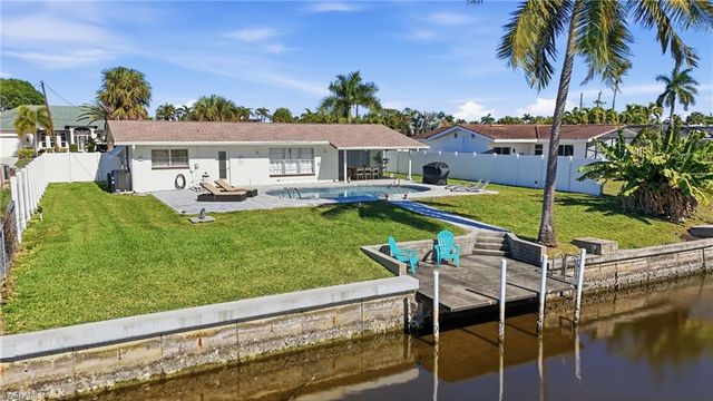 1432 Wellington CT, Cape Coral, FL 33904