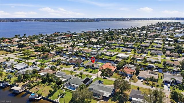 1432 Wellington CT, Cape Coral, FL 33904