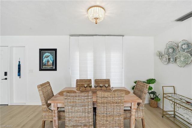 1432 Wellington CT, Cape Coral, FL 33904